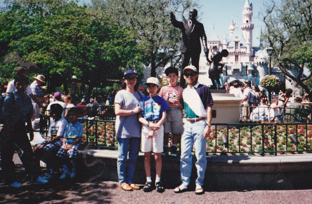 Disneyland Family2