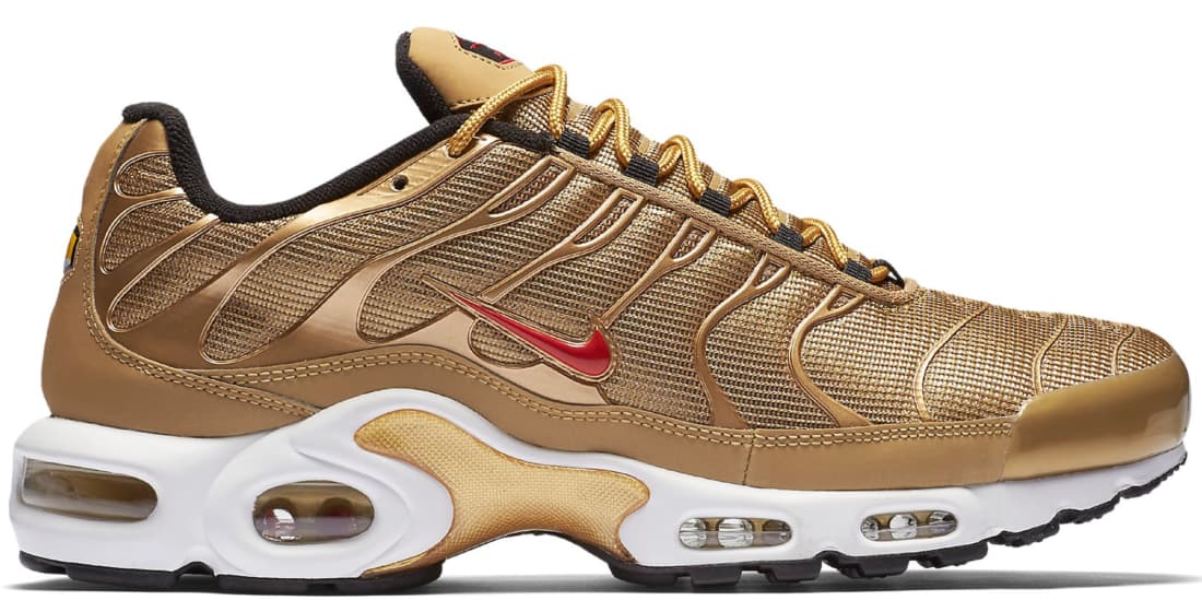 air max plus university gold