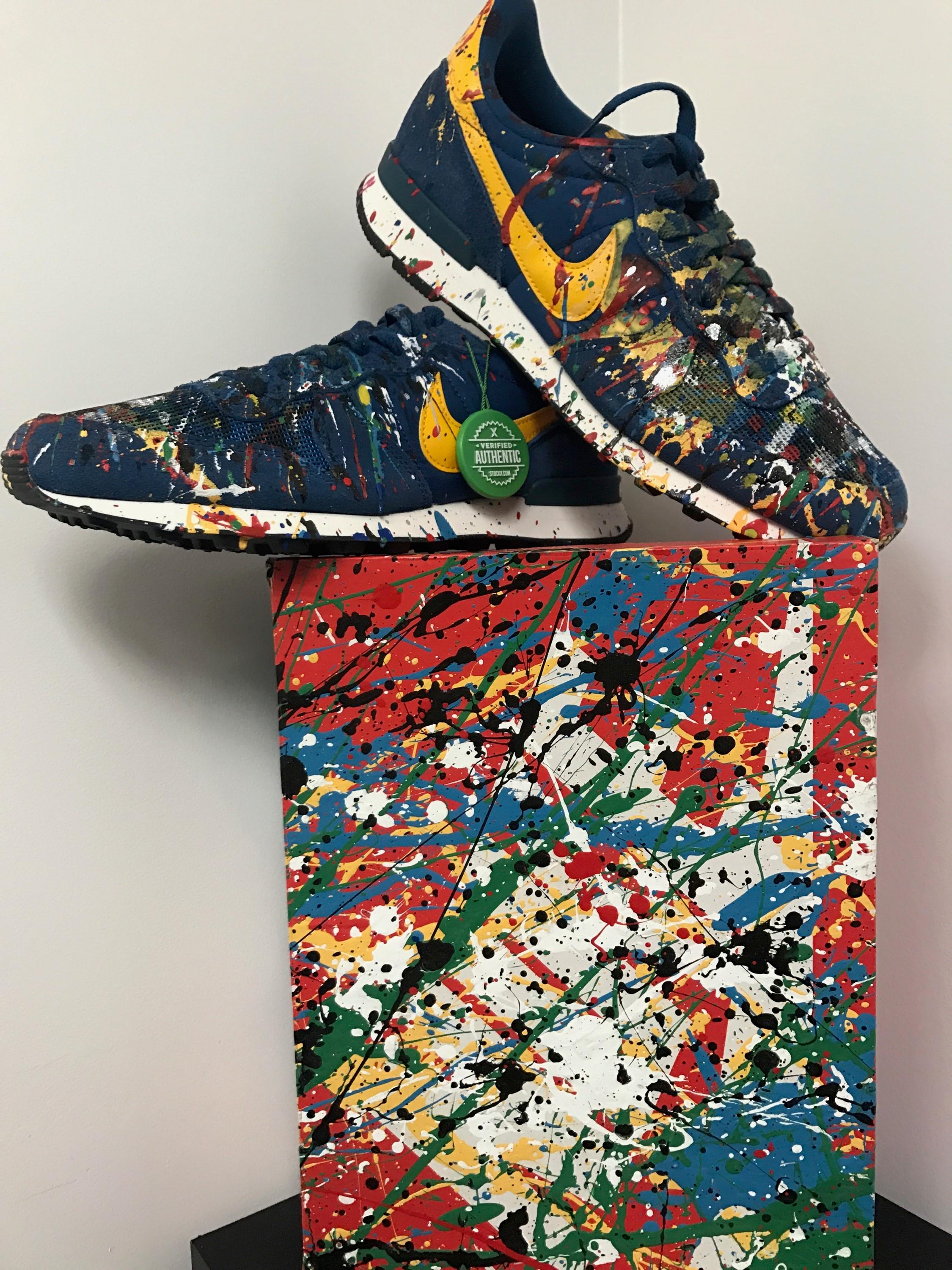 OUT OF STOCK SNEAKERS 2016―2017 サイン入り StockX is the Official Sneaker Authentication Partner for