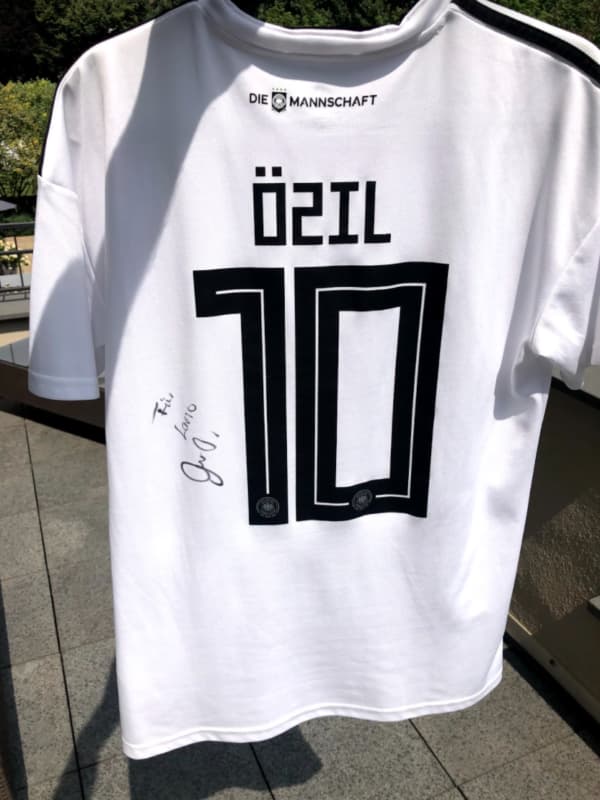 Tshirt Özil