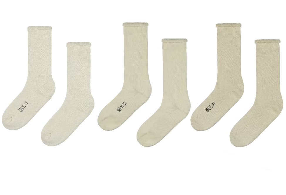 socks to match adidas adilette 22 slide